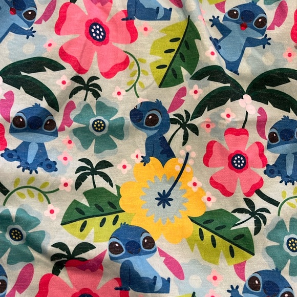 NWT Disney’s Stitch Women’s PJ long sleeve top and shorts set - size 2XL - Picture 4 of 6